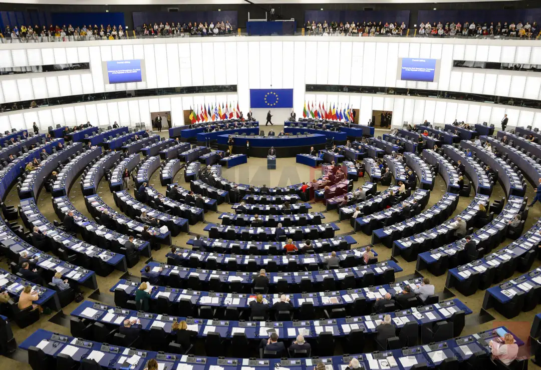 Европскиот парламент усвои резолуција со која предупредува дека состојбата во областа на владеењето на правото во Унгарија и Полска се влошила од активирањето на членот 7, кој предвидува сусп