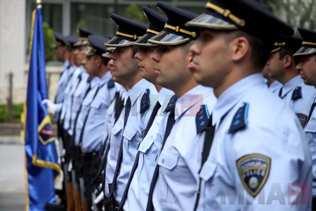 Објавата на министерот за внатрешни работи Агим Нухиу се однесува на потпишување на актите кои треба да се достават до Владата. Уредбата за изменување и дополнување на Уредбата за униформата 