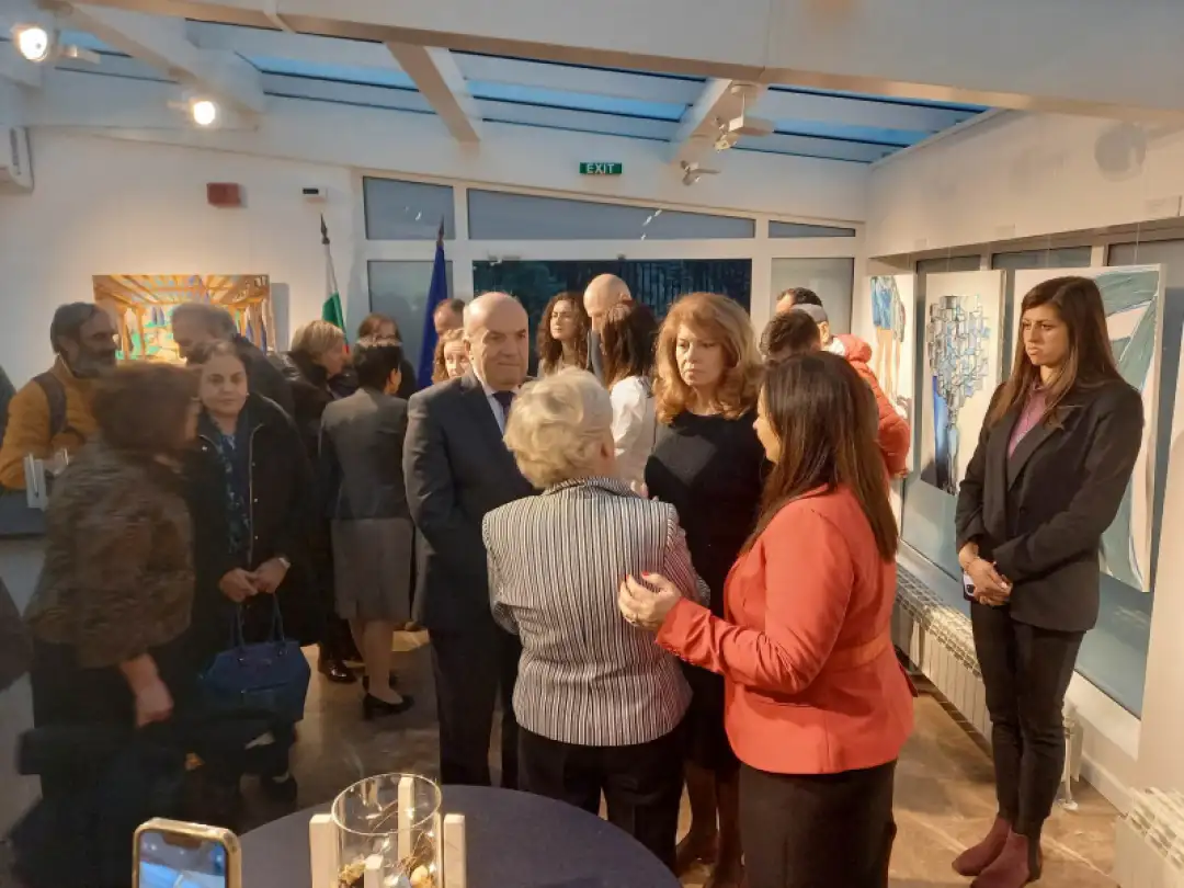 Меѓународна изложба „Насоки“