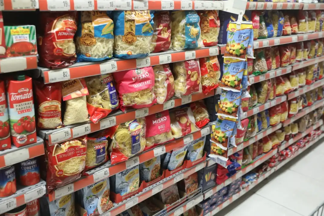 макарони маркет Институците денеска треба да ги заокружат анализите дали листата на прехранбени производи со замрзната цена ќе се прошири и со шеќерот, јајцата и оризот, а одлуките за тоа ќе се донесат на по