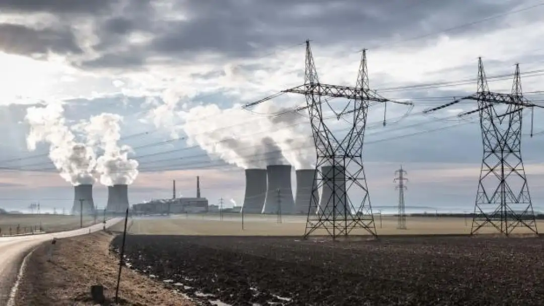 Чешкиот регулатор за нуклеарна енергија денеска одобри изградба на два нови нуклеарни реактори во електрана во близина на селото Дуковани, во централниот дел на земјата.