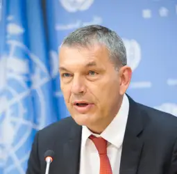  Генералниот комесар на Агенцијата на ОН за палестински бегалци (УНРВА), Филипе Лазарини, за време на посетата на Мадрид изјави дека крвопролевањето во Палестинските територии го испровоцирал
