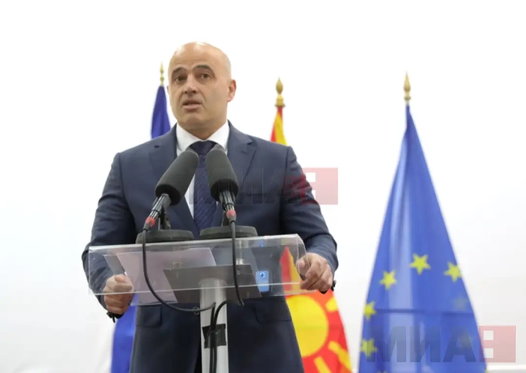 Kësi lloj dialogu demokratik duhet të ekzistojë në të gjitha nivelet. Mirë është që qëndrimi i shprehur mëngjesin e sotëm nga nënkryetari i VMRO-DPMNE-së, Timço Mucunski ka ndryshuar dhe ndry