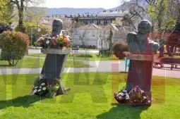 Бистите на Методија Патчев (десно) и Христо Узунов