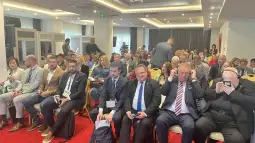 Сообраќајот и транспортот во иднина ќе се заснова врз поголема искористеност на т.н. „чиста енергија“ односно пред се на струја и водород. Решенијата во транспортот мора да се бараат и во под