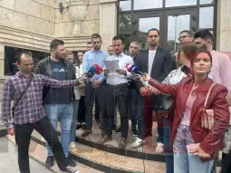 Вработените во Инспекторатот за употреба на јазиците пет месеци немаат добиено плата, бараат средба со премиерот