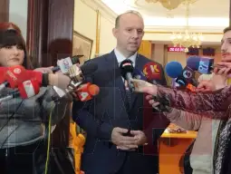 Parliament Speaker Afrim Gashi at a press briefing Thursday stressed that the Parliament is ready to launch the procedure for constitutional amendments if a political agreement is reached.