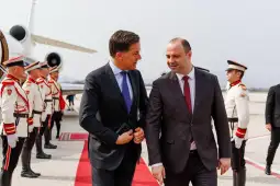 Defence Minister Vlado Misajlovski has welcomed at the Skopje Airport NATO Secretary General Mark Rutte, who is paying an official visit to the country on Tuesday.