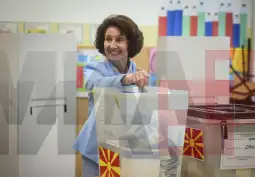Кандидатката на ВМРО-ДПМНЕ Гордана Сиљановска Давкова е победник во вториот круг од претседателските избори. По преброени 95 отсто од гласачките ливчиња, Сиљановска Давкова освоила 524.658 гл