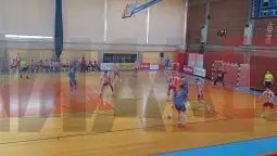 Ракометарите на ГРК Охрид ја постигнаа и седмата победа сезонава во ЕХФ Европскиот куп откако попладнево во Атина го победија Олимпијакос во првиот четвртфинален натпревар со 31:26