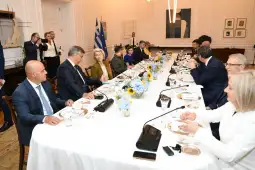 Претседателот на Владата на Република Северна Македонија, Димитар Ковачевски во рамки на дводневната посета на Атина, синоќа присуствуваше на неформалната вечера која ја организира грчкиот пр