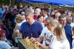 Мицкоски на Голема Богородица го посети манастирот во Берово