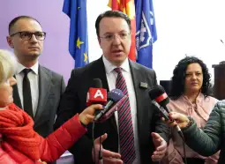 Од изборот на Владата до денес имаме нови 23 директни летови, охридскиот и скопскиот аеродром поминаа 3,5 милиони патници, оваа година скопскиот аеродром очекувам да биде лидер во регионот со