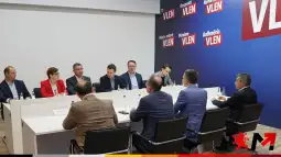 A meeting between VMRO-DPMNE and the “Worth It” coalition was held Saturday, attended by VMRO-DPMNE leader Hristijan Mickoski and the leaders of the parties that make up the “Worth It” coalit