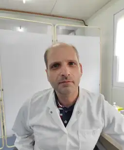 Осумдесет и едно лице, вработени во РЕК Битола, денеска до 15 часот побарале лекарска помош во ЈЗУ Клиничка болница Битола поради стомачни проблеми. Во изјава за медиумите Хараламбос Сидиропу