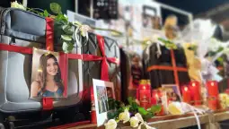 Со куфери на кои беа поставени фотографии на загинатите, со свеќи и бели ружи, со солзи во очите, но и со низа прашања, роднините на жртвите во железничката несреќа кај месноста Темпи во Грци