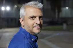 Романот „Скриени желби, немирни патувања“ од Владимир Јанковски неодамна излезе на словенечки јазик во издание на издавачката куќа „Гога“. Преводот на изданието е на професорката на Катедрата