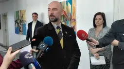 Saveski: Çdo rast që ka bazë ligjore do të trajtohet Prokurori publik i sapozgjedhur shtetëror Nenad Saveski thotë se asnjëherë nuk do të komentojë deklaratën e askujt duke theksuar se gjëja e parë që bëri pasi mori detyrën ishte takimi me prok