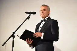 Мони Дамевски 8