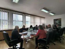 Советот на јавни обвинители на денешната седница едногласно ја одби иницијативата на јавната обвинителка Ленче Ристоска, која тврдеше дека врз нејзината самостојност имало надворешни влијаниј