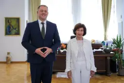 Средба на Сиљановска-Давкова - Бирн