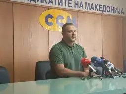 LSM mori përfaqësim, nesër në KSE do të kërkojë rritje të pagës minimale Lidhja e Sindikatave të Maqedonisë (LSM) mori vendimin për përfaqësim dhe në seancën e nesërme të Këshillit Socio-Ekonomk (KSE) do ta ngrejë çështjen e pagës minimale prej 500 euro dhe për 6.