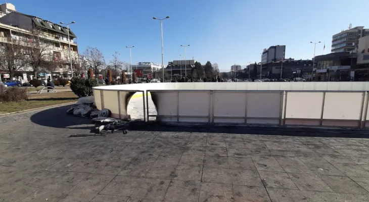 Оштетено монтажното лизгалиште на тетовскиот плоштад