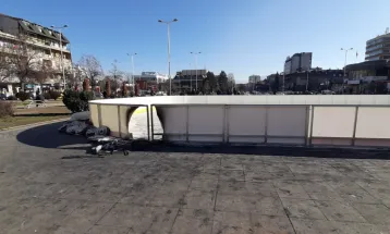 Оштетено монтажното лизгалиште на тетовскиот плоштад