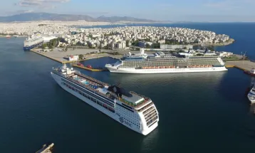 Десет грчки пристаништа на меѓународен тендер за концесија