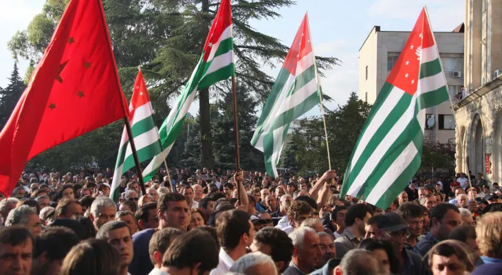 Протести во Абхазија, демонстрантите бараат оставка од претседателот Хаџимба