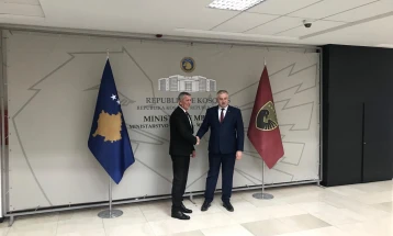 Новиот косовски министер за одбрана побара од неговиот претходник да му биде советник