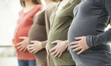 ХЕРА: Владата да ги гарантира здравствените услуги на бремените жени