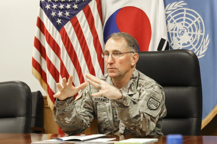 Американски генерал пренесува искуства од борбата со вирусот во Јужна Кореја