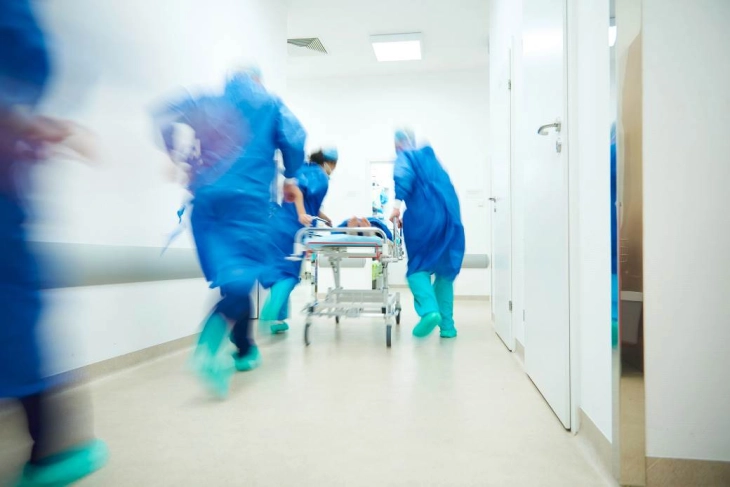Болниците во Романија ќе извршуваат само итни операции