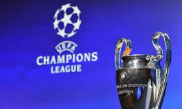 УЕФА ги одложи финалните натпревари во ЛШ и во ЛЕ