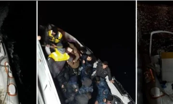 Спасени 18 мигранти во албанските морски територијални води