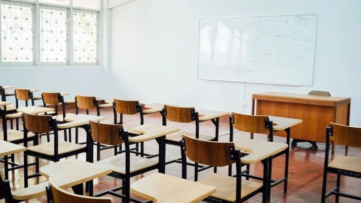 Црногорско Министерство за образование: Учениците да не се враќаат во училиште