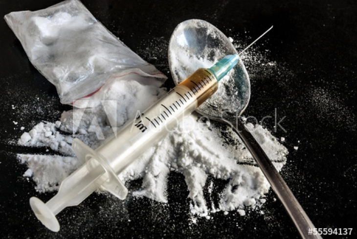 Полицијата во два одделни случаи заплени околу 2,2 килограми хероин во Арачиново и околу 2.000 таблети екстази