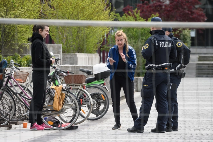 Словенија нема да брза со олабавување на ограничувањата за граѓаните