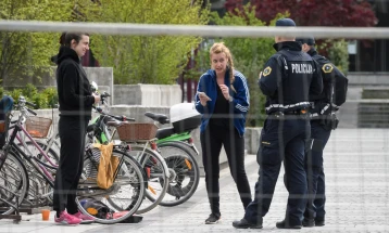 Словенија нема да брза со олабавување на ограничувањата за граѓаните