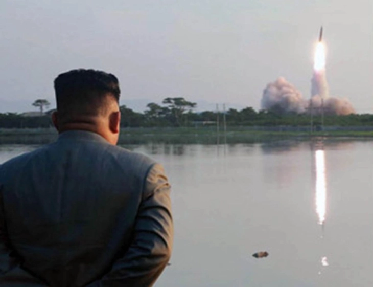 Ли: Севернокорејскиот лидер најверојатно е повреден при лансирање на ракета