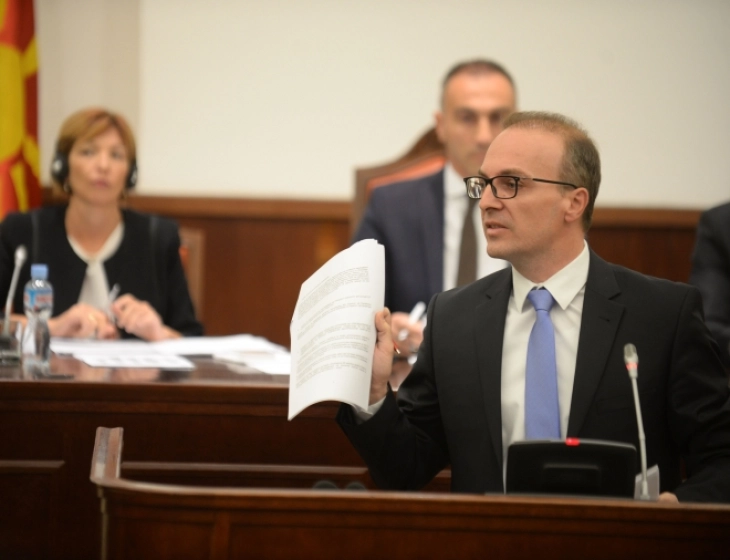 Распуштеното Собрание не може да заседава - смета Милошоски, Груби бара да се изјасни Уставниот суд