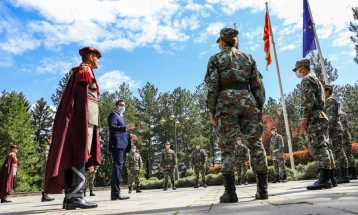 Пендаровски: Армијата покажа професионализам, дисциплина и посветеност во справувањето со Ковид 19