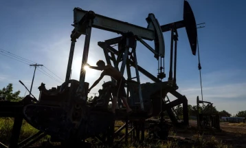 Мнучин: САД ги полнат до максимум стратегиските резерви со евтина нафта