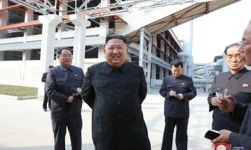 Први фотографии на Ким Џонг-ун по 11 април (фото)