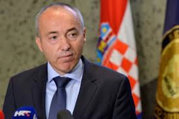 Хрватскиот министер за одбрана поднесе оставка