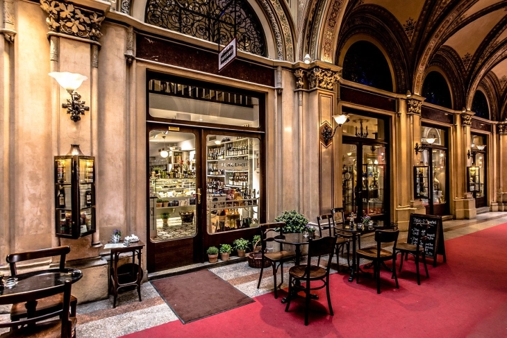 Жителите на Виена ќе добијат по 50 евра за кафулиња и ресторани