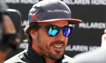 Алонсо: Саинц има голема иднина во Ферари