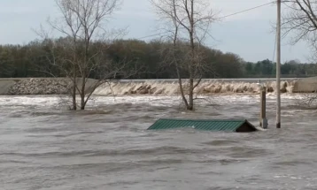 Во САД се урнаа две брани, во Мичиген евакуирани илјадници луѓе