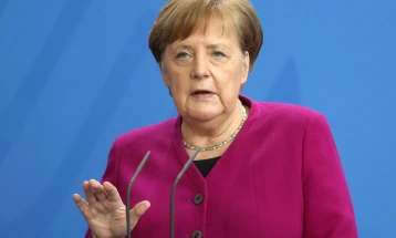 Меркел: Светските лидери да им помогнат на најсиромашните земји